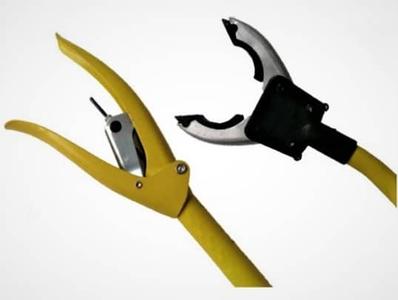 QSA Global Remote Handling Long Handle Tongs