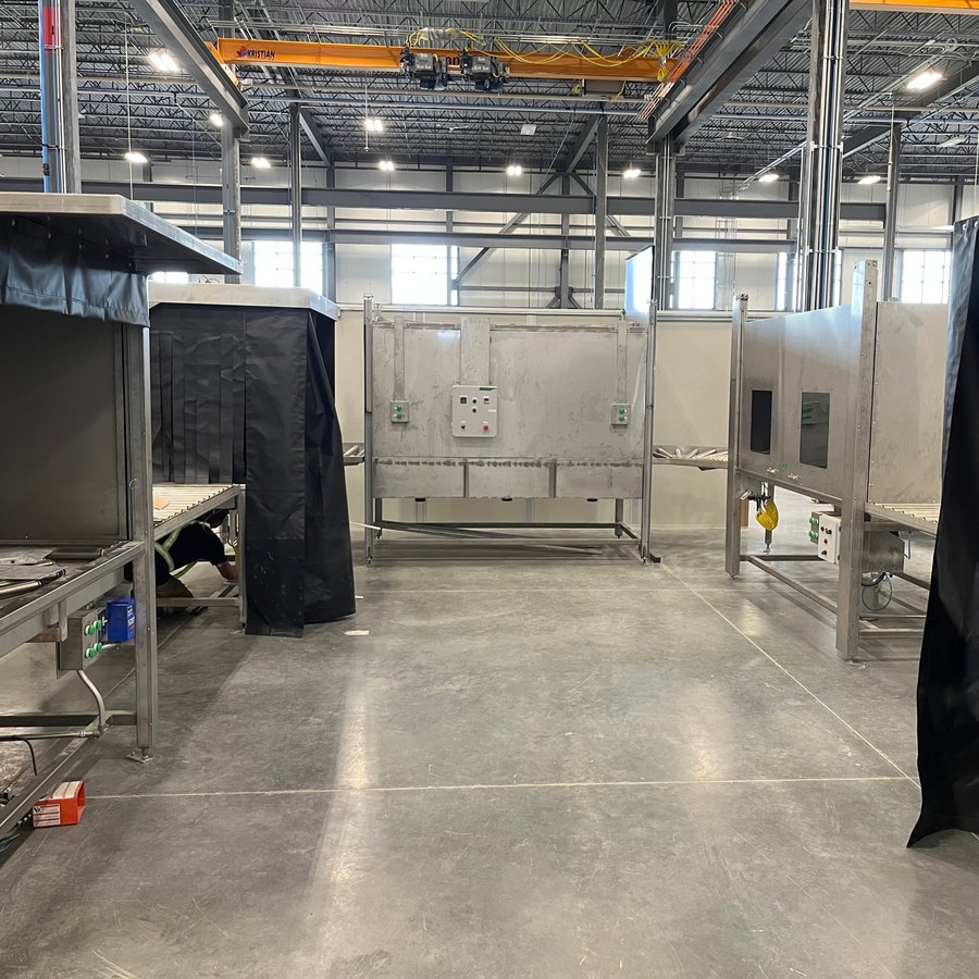 Ligne de contrôle par ressuage hybride Rolls-Royce